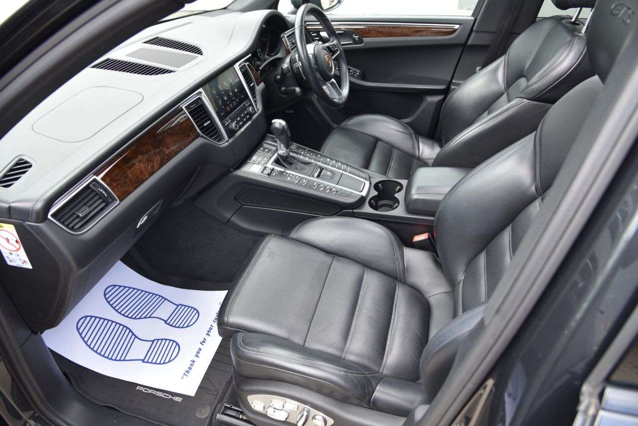 2018 PORSCHE MACAN 2018 PORSCHE MACAN