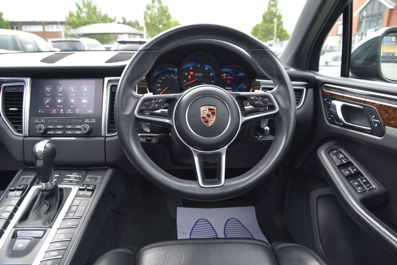 2018 PORSCHE MACAN 2018 PORSCHE MACAN