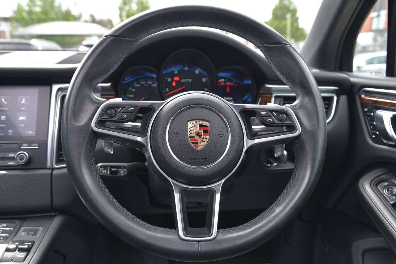 2018 PORSCHE MACAN 2018 PORSCHE MACAN