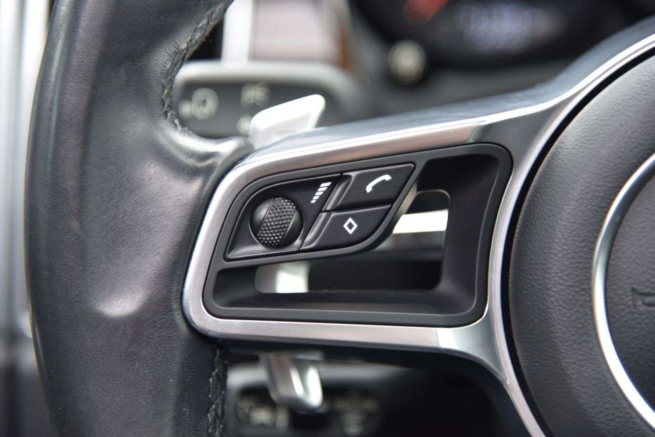 2018 PORSCHE MACAN 2018 PORSCHE MACAN