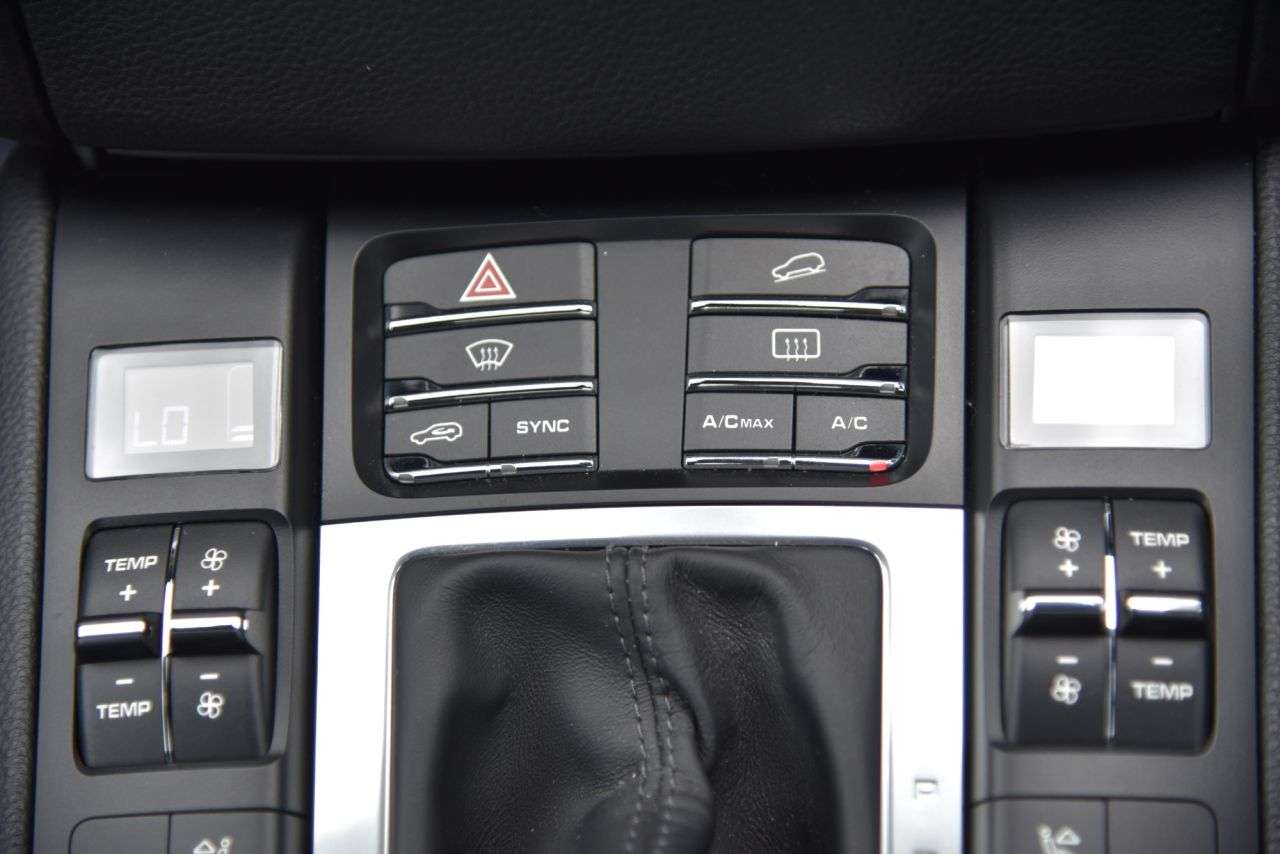 2018 PORSCHE MACAN 2018 PORSCHE MACAN