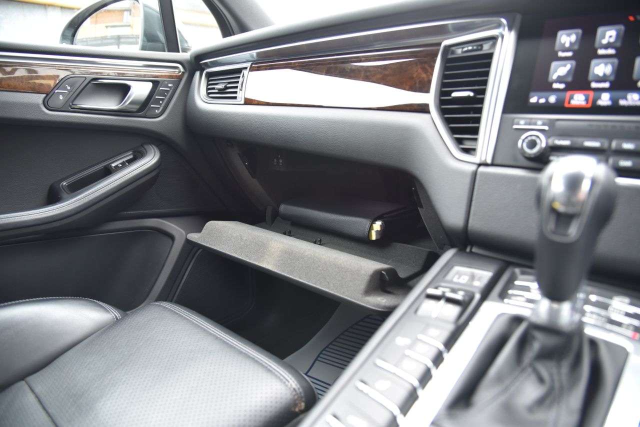 2018 PORSCHE MACAN 2018 PORSCHE MACAN