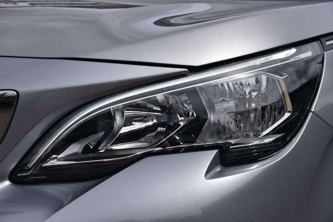 2020 PEUGEOT 3008 2020 PEUGEOT 3008