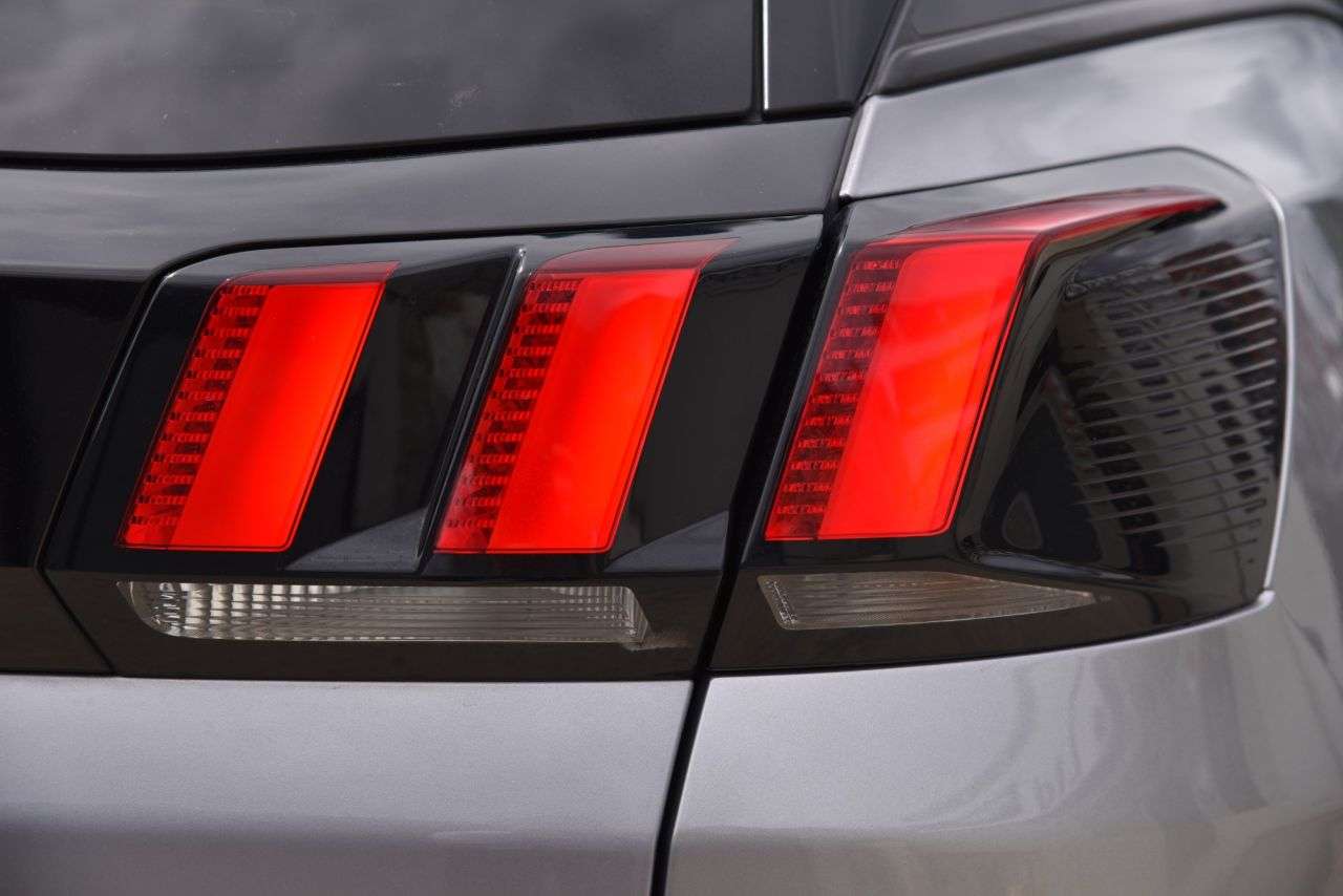 2020 PEUGEOT 3008 2020 PEUGEOT 3008