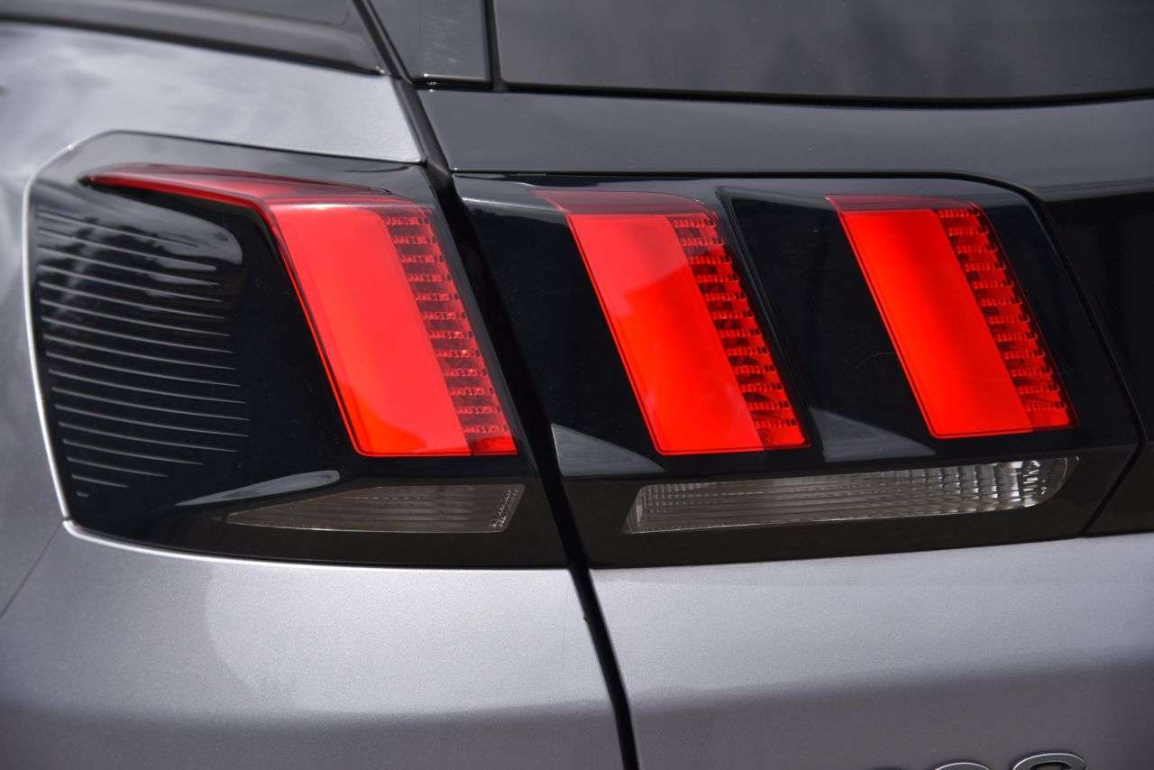 2020 PEUGEOT 3008 2020 PEUGEOT 3008