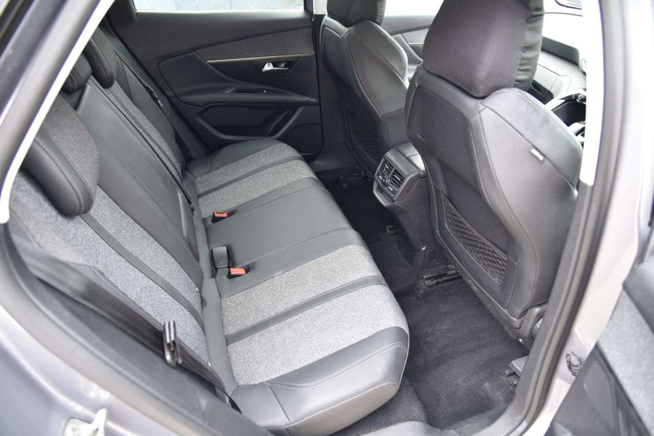 2020 PEUGEOT 3008 2020 PEUGEOT 3008