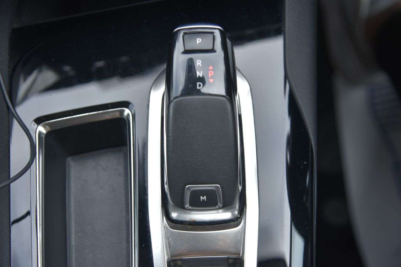 2020 PEUGEOT 3008 2020 PEUGEOT 3008