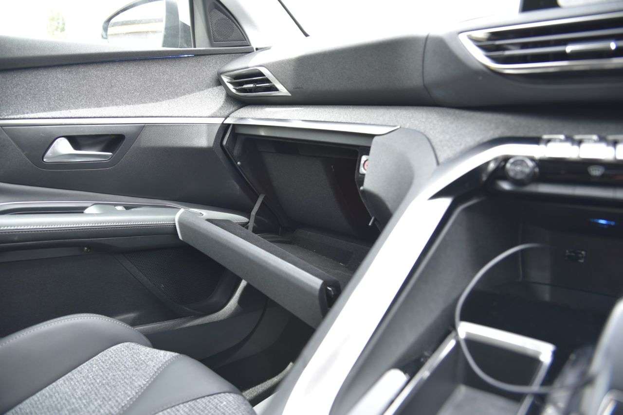2020 PEUGEOT 3008 2020 PEUGEOT 3008