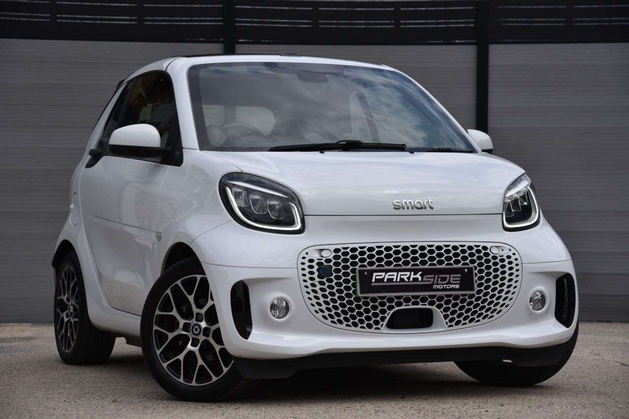 A 2021 SMART FORTWO 17.6kWh Exclusive Cabriolet 2dr Electric Auto (22kW Charger) (82 ps) LEATHE A 2021 SMART FORTWO 17.6kWh Exclusive Cabriolet 2dr Electric Auto (22kW Charger) (82 ps) LEATHE