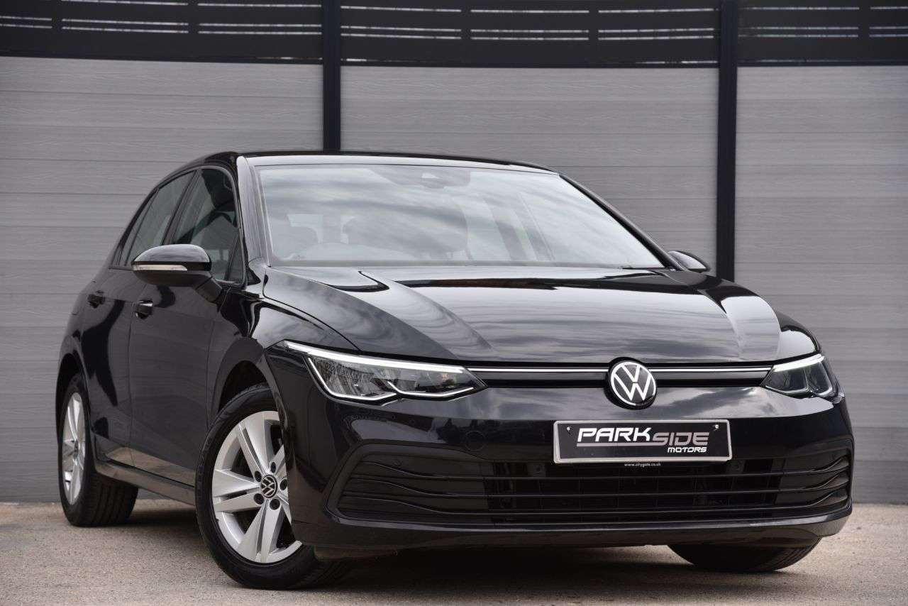 A 2021 VOLKSWAGEN GOLF 1.5 eTSI MHEV Life Hatchback 5dr Petrol Hybrid DSG Euro 6 (s/s) (150 ps) DI A 2021 VOLKSWAGEN GOLF 1.5 eTSI MHEV Life Hatchback 5dr Petrol Hybrid DSG Euro 6 (s/s) (150 ps) DI