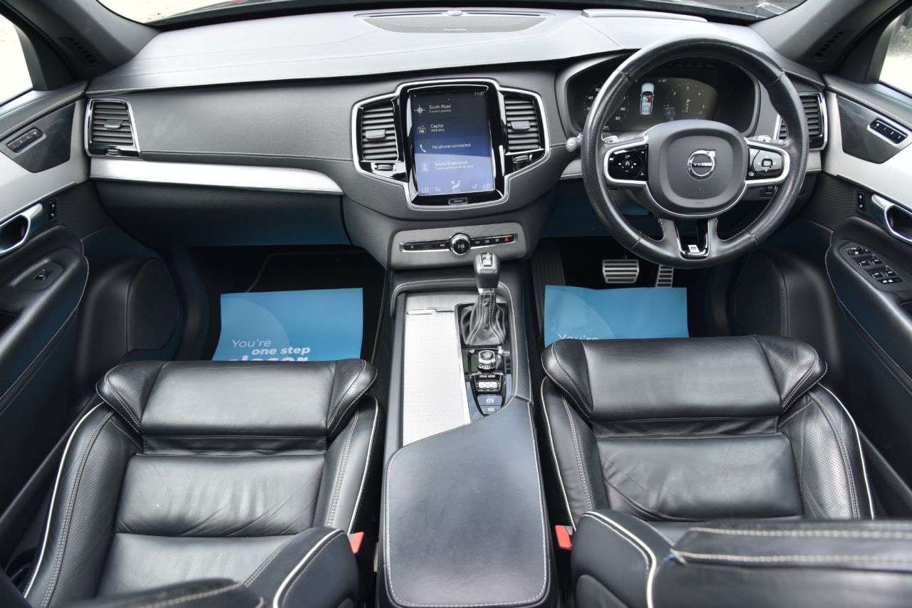 A 2018 VOLVO XC90 2.0 D5 PowerPulse R-Design Pro SUV 5dr Diesel Auto 4WD Euro 6 (s/s) (235 ps A 2018 VOLVO XC90 2.0 D5 PowerPulse R-Design Pro SUV 5dr Diesel Auto 4WD Euro 6 (s/s) (235 ps