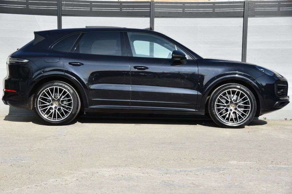 2023 PORSCHE CAYENNE 2023 PORSCHE CAYENNE