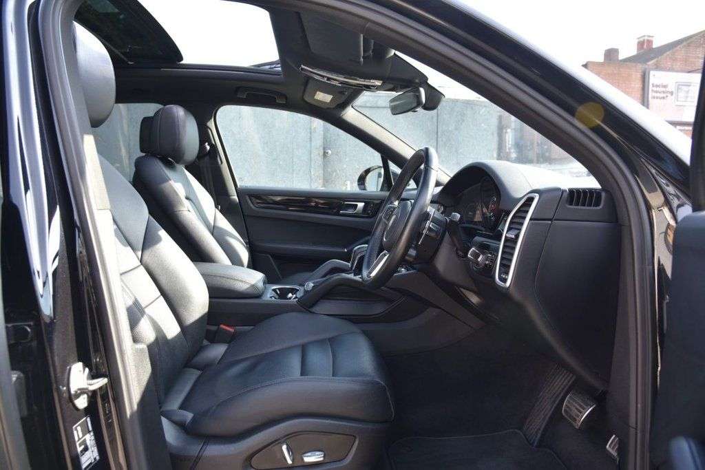 2023 PORSCHE CAYENNE 2023 PORSCHE CAYENNE