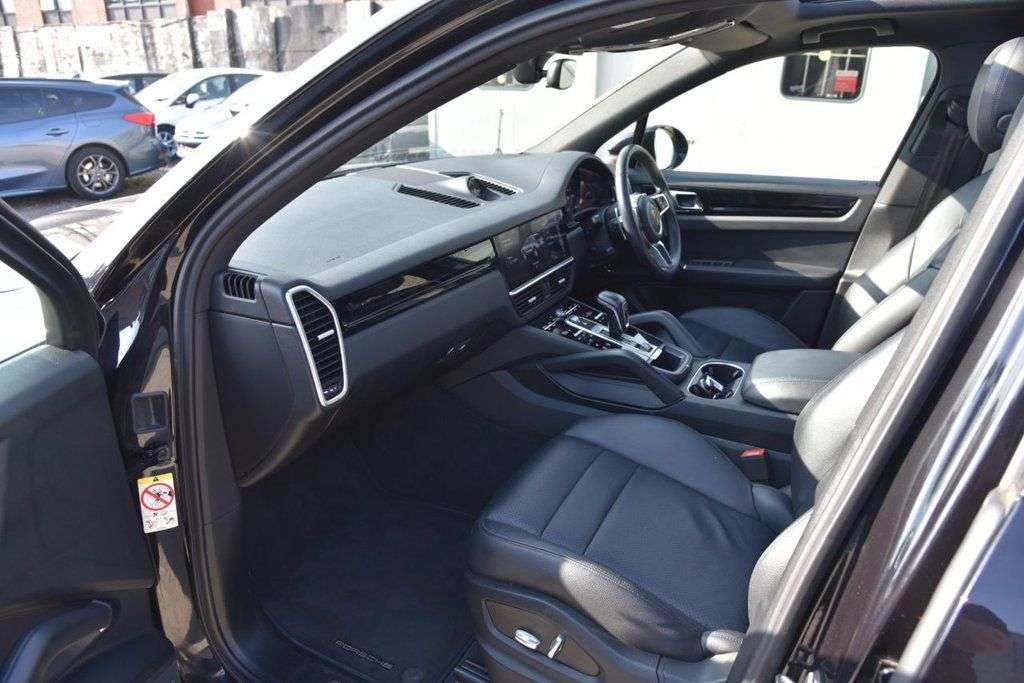 2023 PORSCHE CAYENNE 2023 PORSCHE CAYENNE