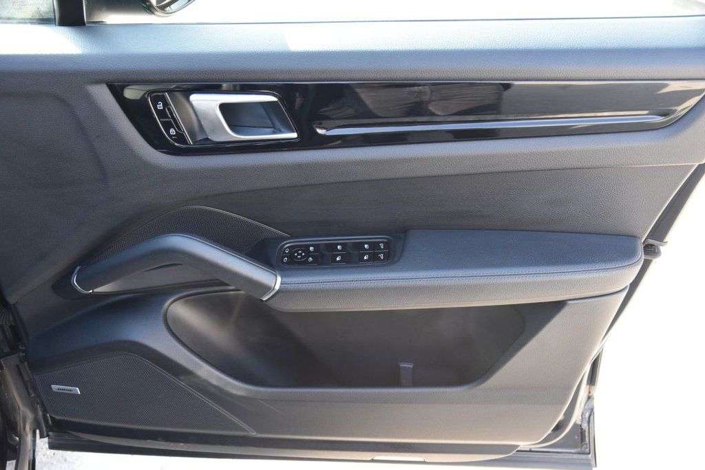 2023 PORSCHE CAYENNE 2023 PORSCHE CAYENNE