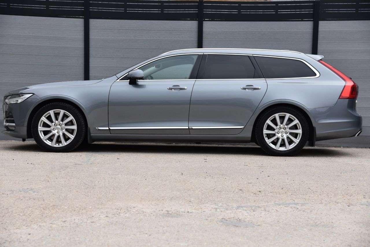 2017 VOLVO V90 2017 VOLVO V90
