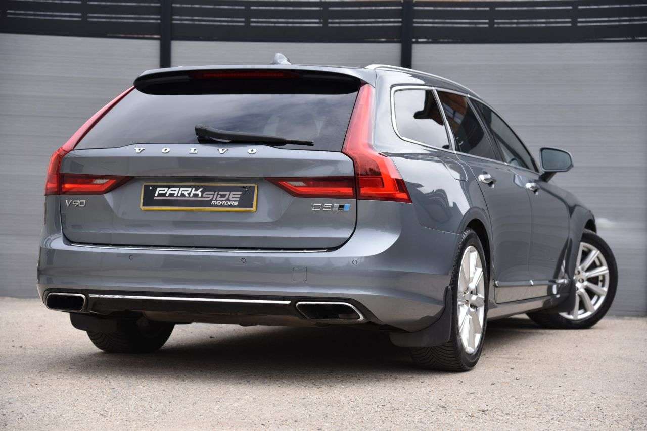 2017 VOLVO V90 2017 VOLVO V90