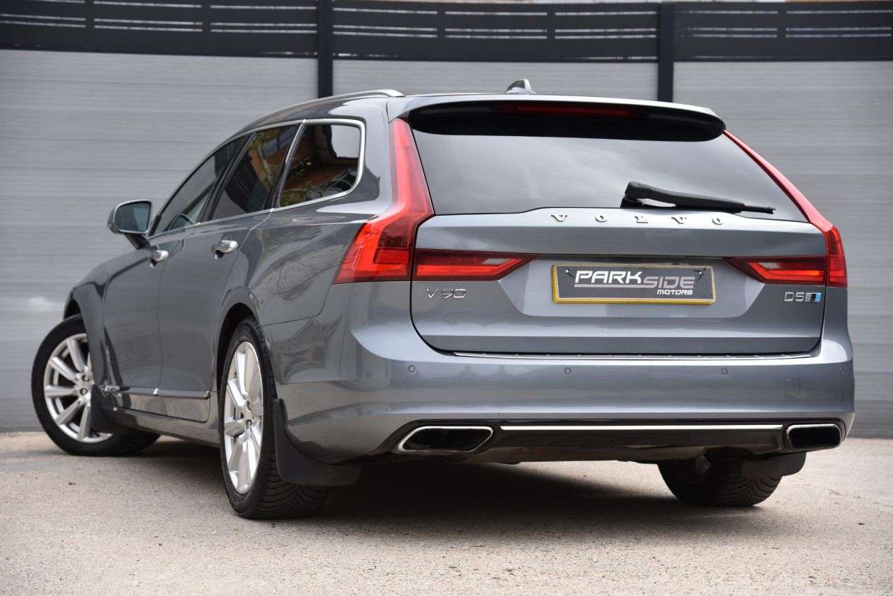 A 2017 VOLVO V90 2.0 D5 PowerPulse Inscription Estate 5dr Diesel Auto AWD Euro 6 (s/s) (235 A 2017 VOLVO V90 2.0 D5 PowerPulse Inscription Estate 5dr Diesel Auto AWD Euro 6 (s/s) (235