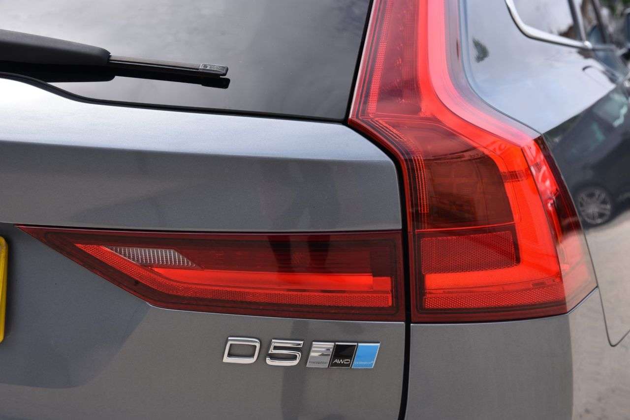 2017 VOLVO V90 2017 VOLVO V90