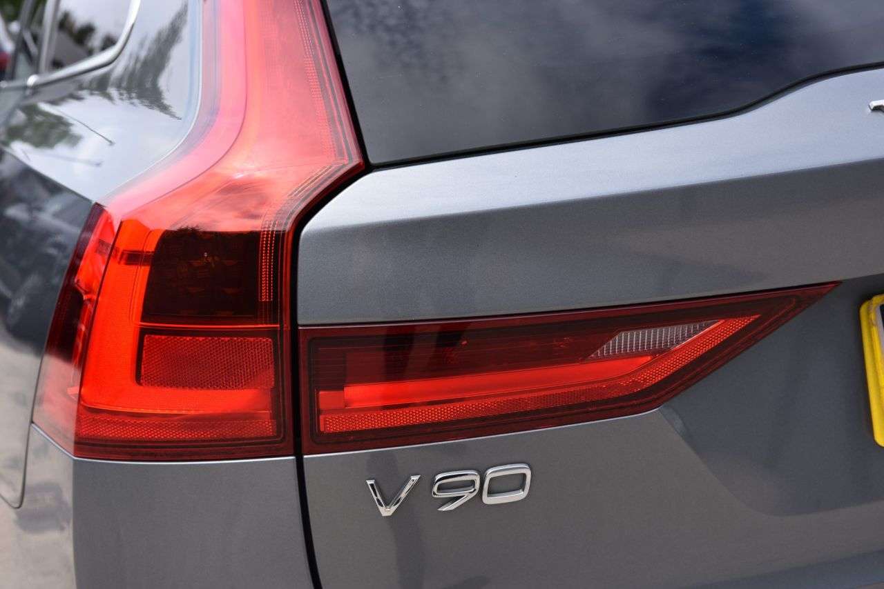 2017 VOLVO V90 2017 VOLVO V90