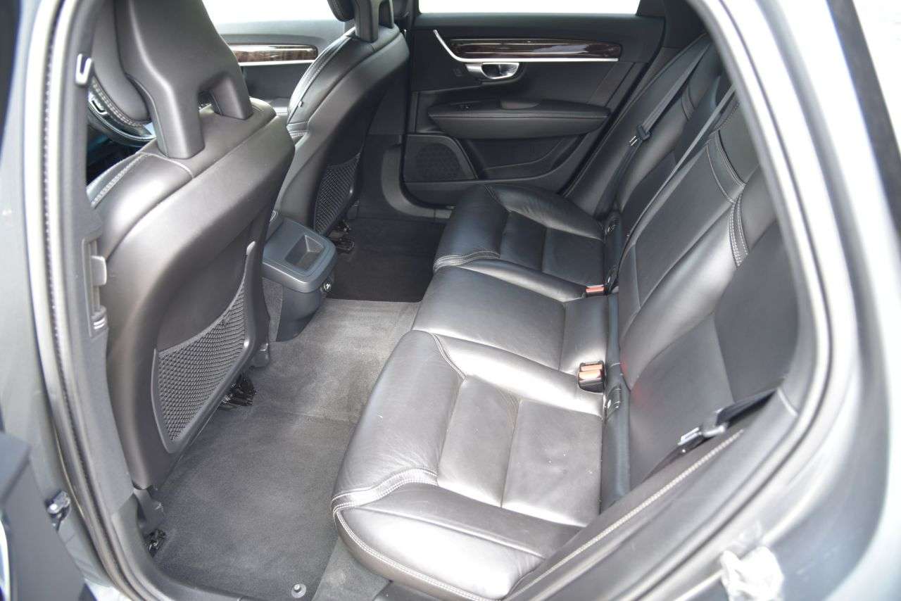 2017 VOLVO V90 2017 VOLVO V90