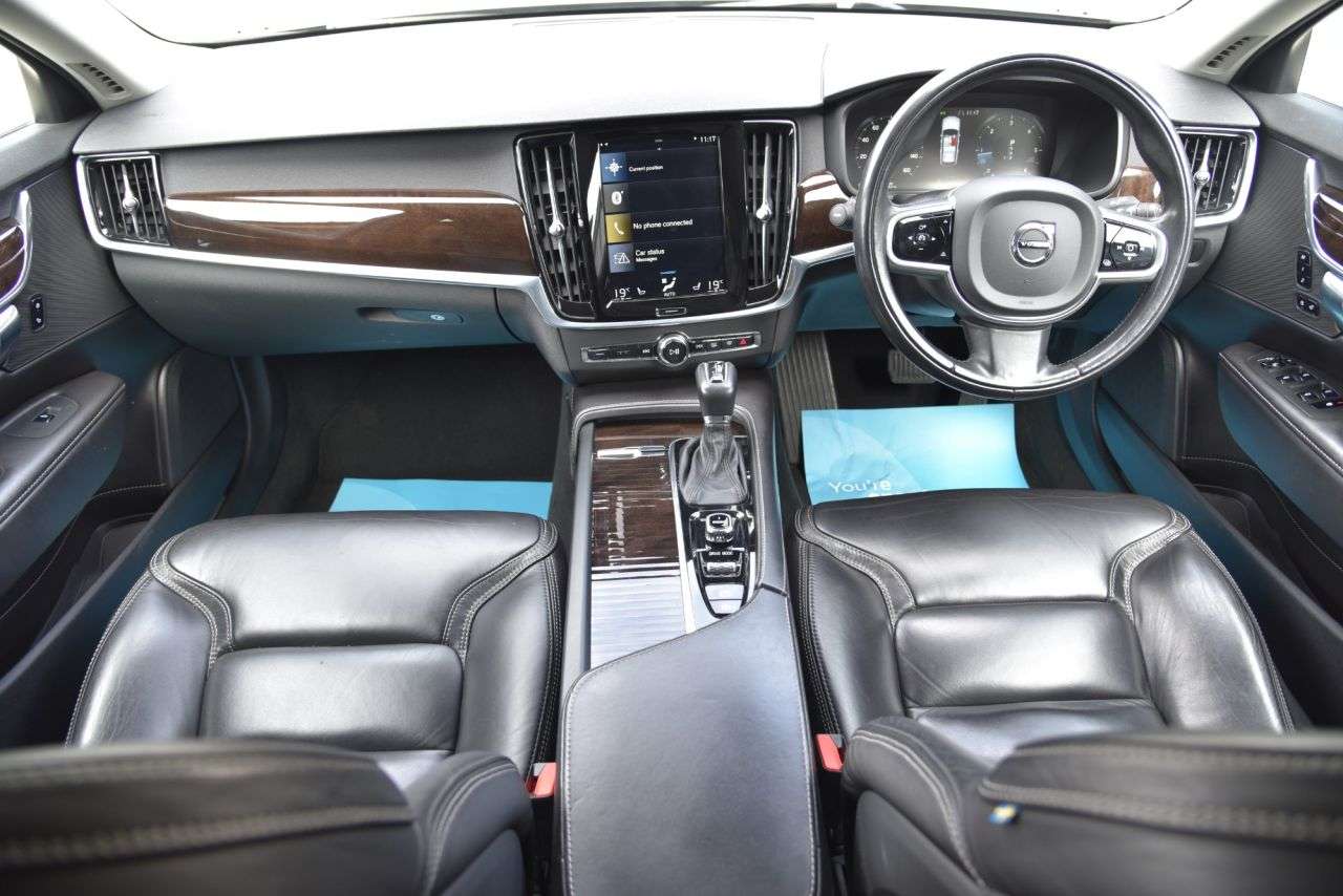 A 2017 VOLVO V90 2.0 D5 PowerPulse Inscription Estate 5dr Diesel Auto AWD Euro 6 (s/s) (235 A 2017 VOLVO V90 2.0 D5 PowerPulse Inscription Estate 5dr Diesel Auto AWD Euro 6 (s/s) (235