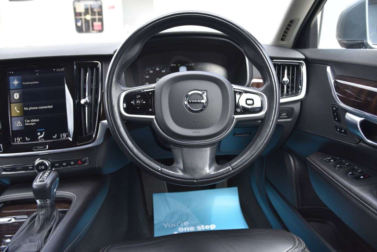 2017 VOLVO V90 2017 VOLVO V90