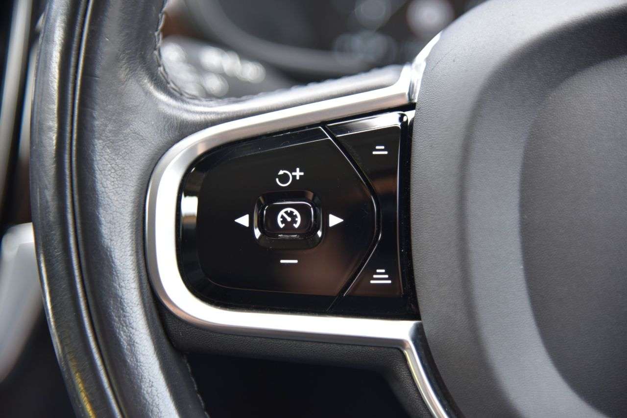 2017 VOLVO V90 2017 VOLVO V90