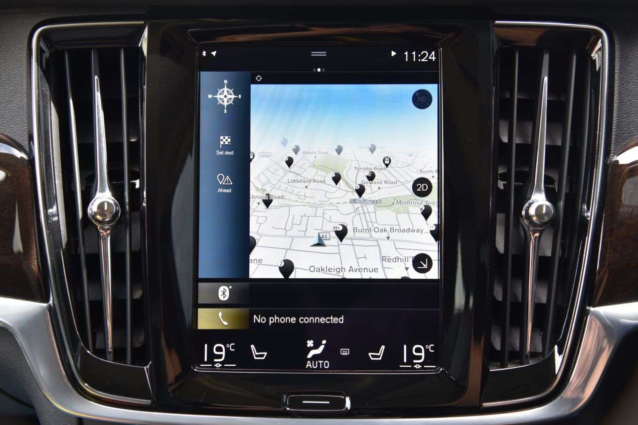 2017 VOLVO V90 2017 VOLVO V90