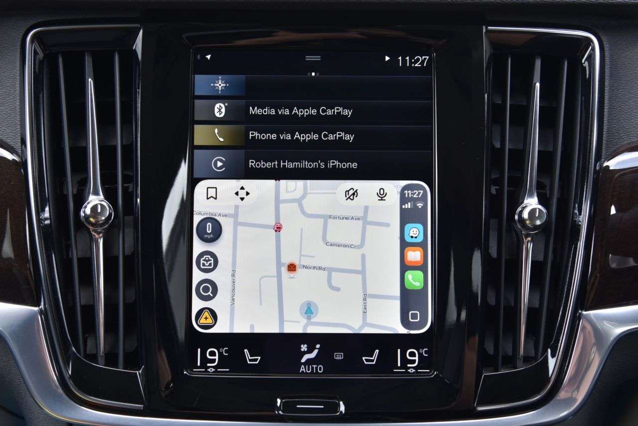 2017 VOLVO V90 2017 VOLVO V90