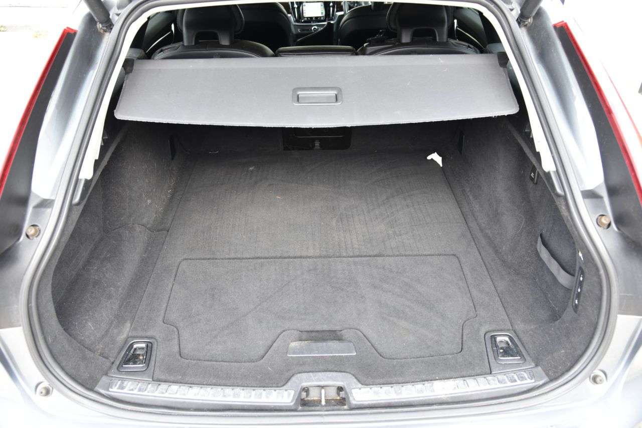 2017 VOLVO V90 2017 VOLVO V90