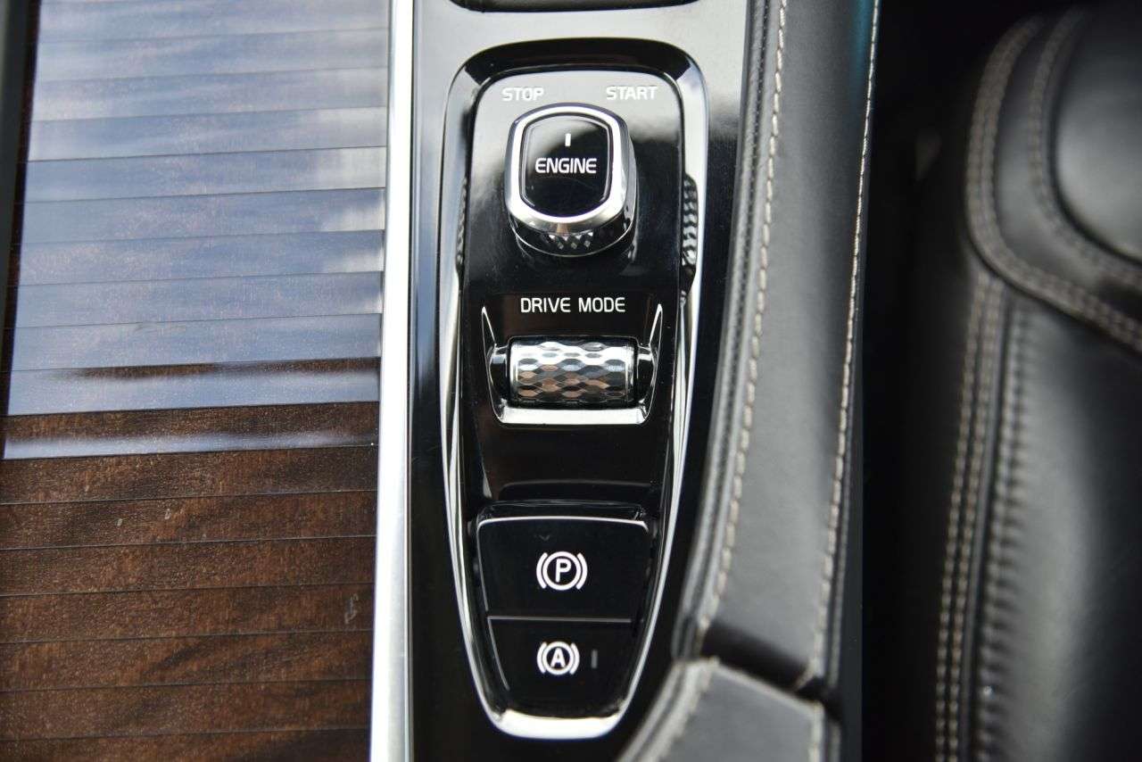 2017 VOLVO V90 2017 VOLVO V90