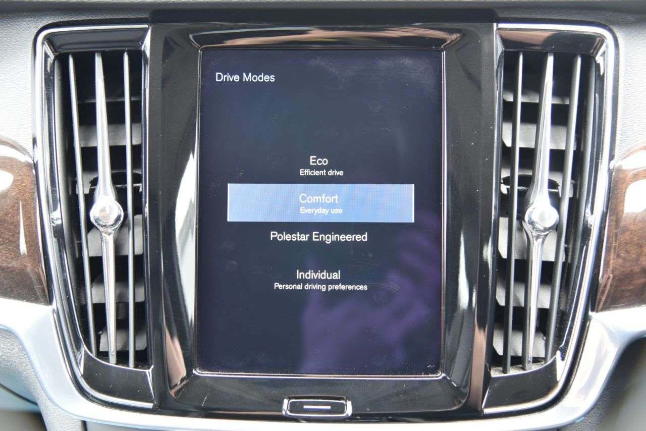 2017 VOLVO V90 2017 VOLVO V90