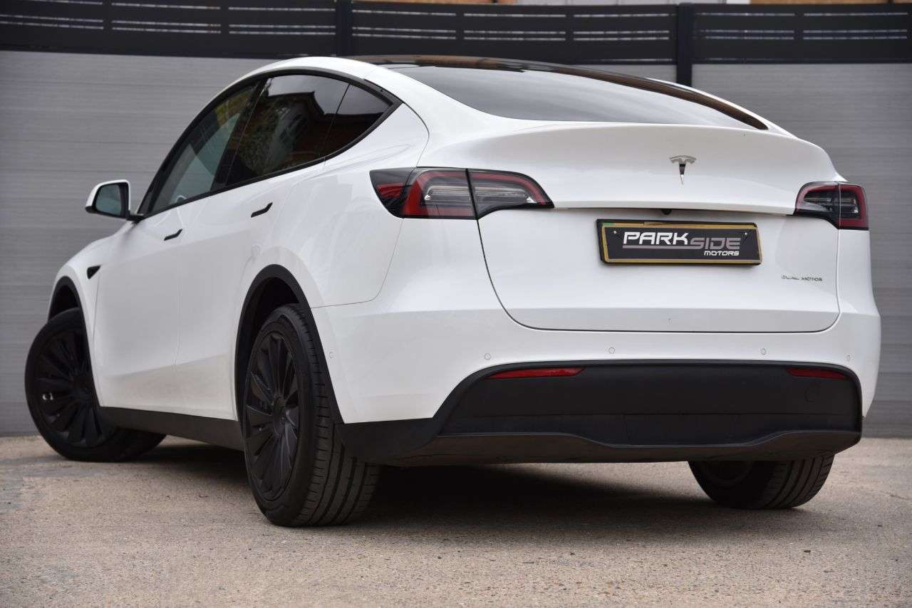 A 2022 TESLA MODEL Y (Dual Motor) Long Range SUV 5dr Electric Auto 4WDE (384 bhp) 1 FORMER KEEPE A 2022 TESLA MODEL Y (Dual Motor) Long Range SUV 5dr Electric Auto 4WDE (384 bhp) 1 FORMER KEEPE
