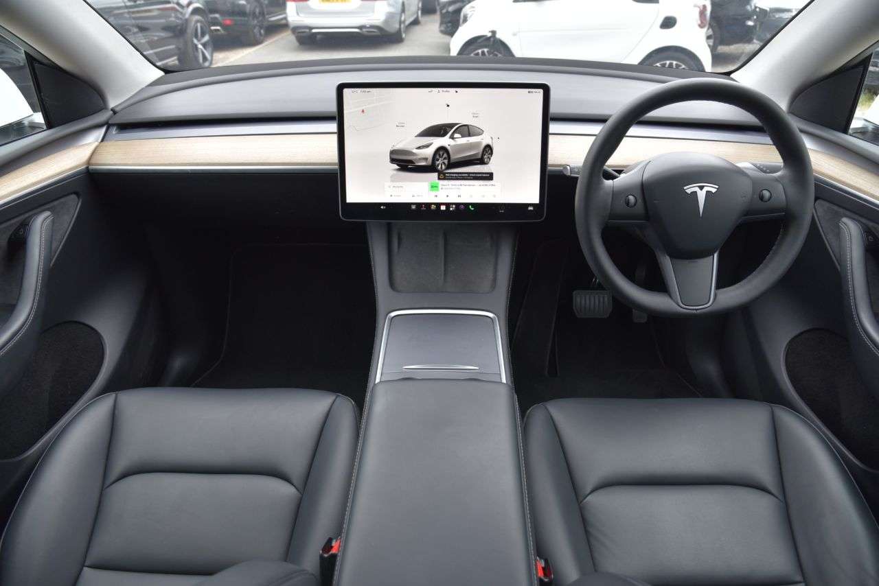 A 2022 TESLA MODEL Y (Dual Motor) Long Range SUV 5dr Electric Auto 4WDE (384 bhp) 1 FORMER KEEPE A 2022 TESLA MODEL Y (Dual Motor) Long Range SUV 5dr Electric Auto 4WDE (384 bhp) 1 FORMER KEEPE