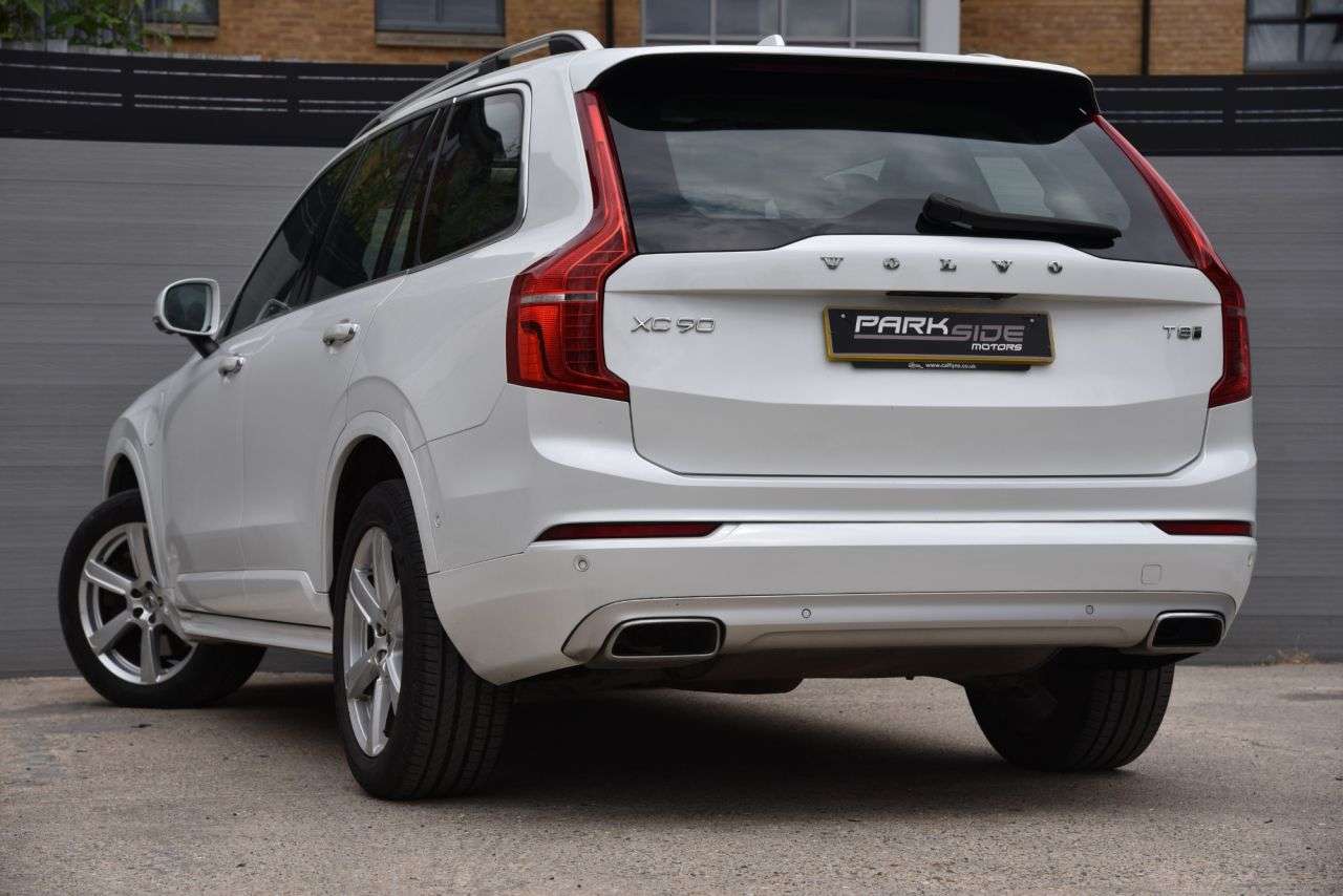 A 2019 VOLVO XC90 2.0h T8 Twin Engine 10.4kWh Momentum Pro SUV 5dr Petrol Plug-in Hybrid Auto A 2019 VOLVO XC90 2.0h T8 Twin Engine 10.4kWh Momentum Pro SUV 5dr Petrol Plug-in Hybrid Auto