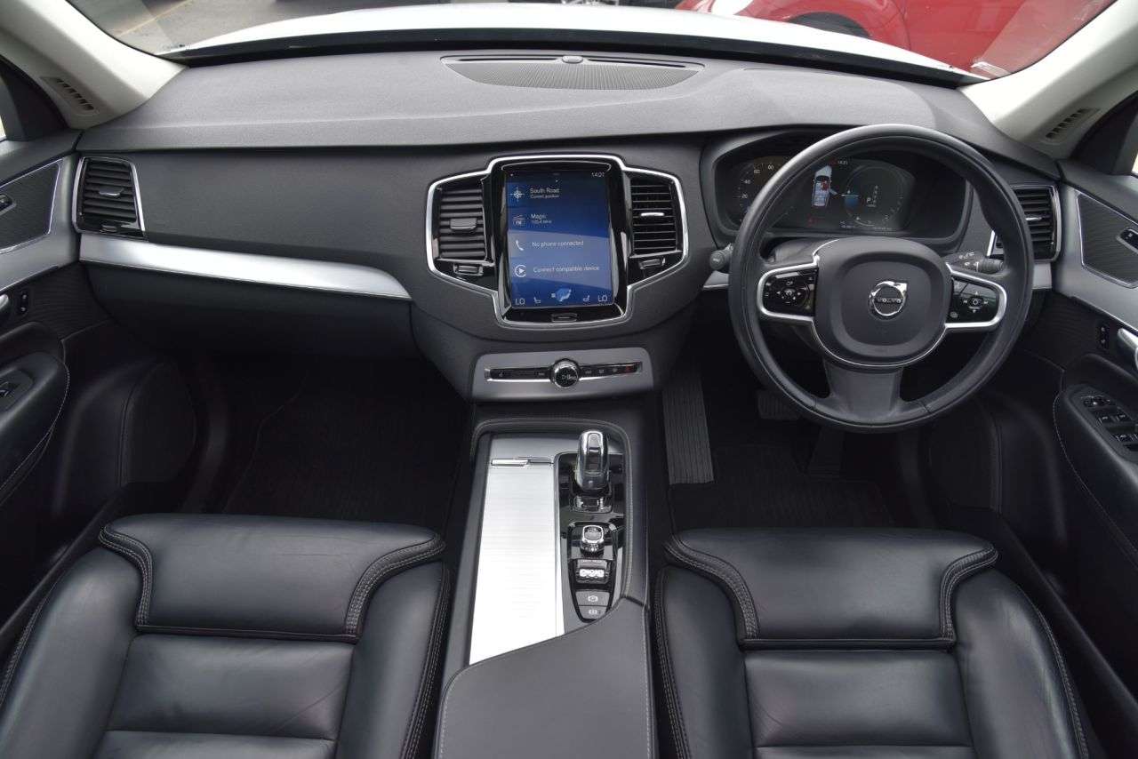 A 2019 VOLVO XC90 2.0h T8 Twin Engine 10.4kWh Momentum Pro SUV 5dr Petrol Plug-in Hybrid Auto A 2019 VOLVO XC90 2.0h T8 Twin Engine 10.4kWh Momentum Pro SUV 5dr Petrol Plug-in Hybrid Auto