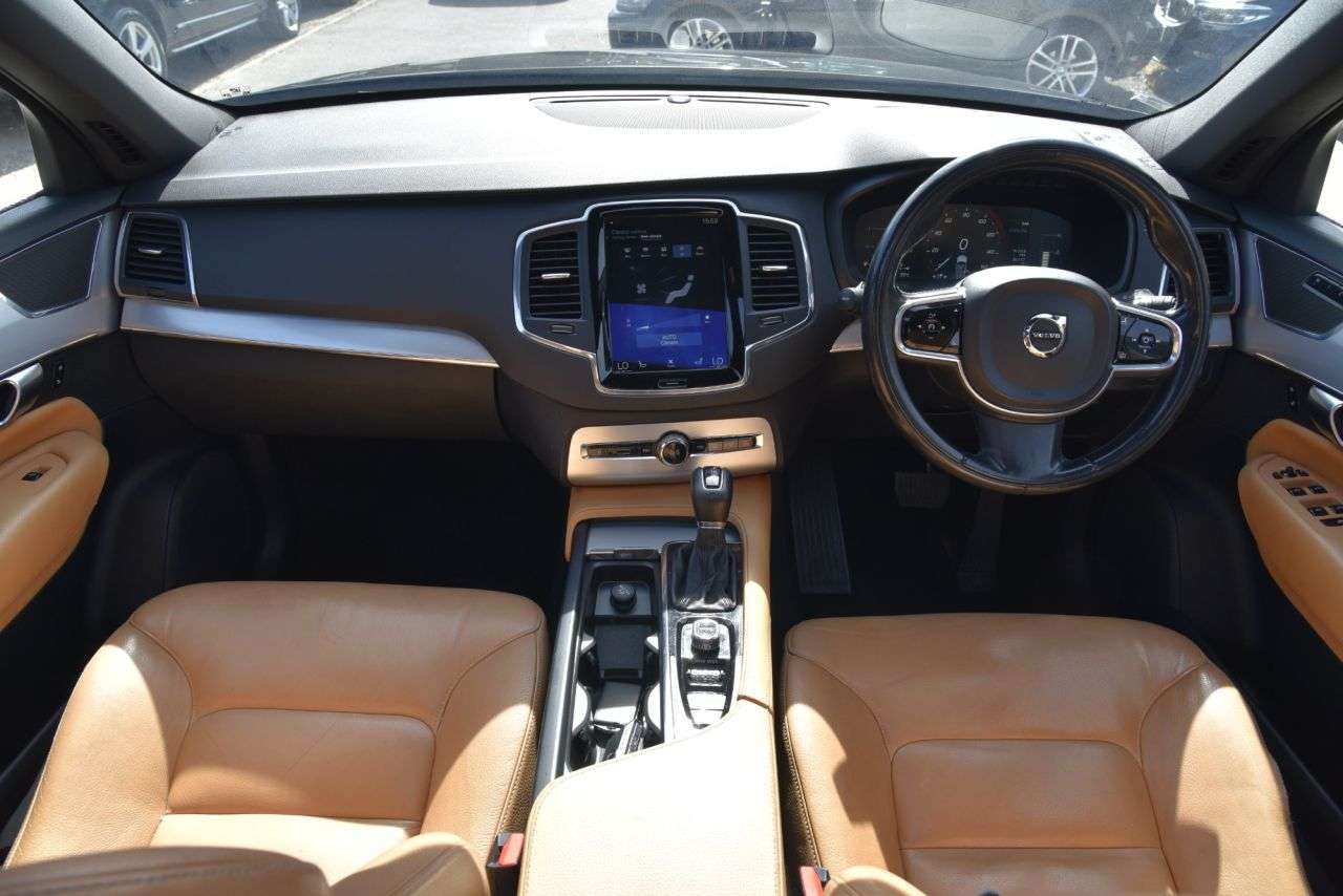 A 2017 VOLVO XC90 2.0 D5 PowerPulse Momentum SUV 5dr Diesel Auto 4WD Euro 6 (s/s) (235 ps) XE A 2017 VOLVO XC90 2.0 D5 PowerPulse Momentum SUV 5dr Diesel Auto 4WD Euro 6 (s/s) (235 ps) XE