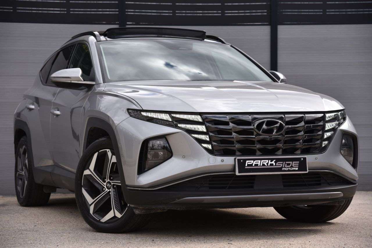 A 2022 HYUNDAI TUCSON 1.6 T-GDi 13.8kWh Ultimate SUV 5dr Petrol Plug-in Hybrid Auto 4WD Euro 6 (s A 2022 HYUNDAI TUCSON 1.6 T-GDi 13.8kWh Ultimate SUV 5dr Petrol Plug-in Hybrid Auto 4WD Euro 6 (s