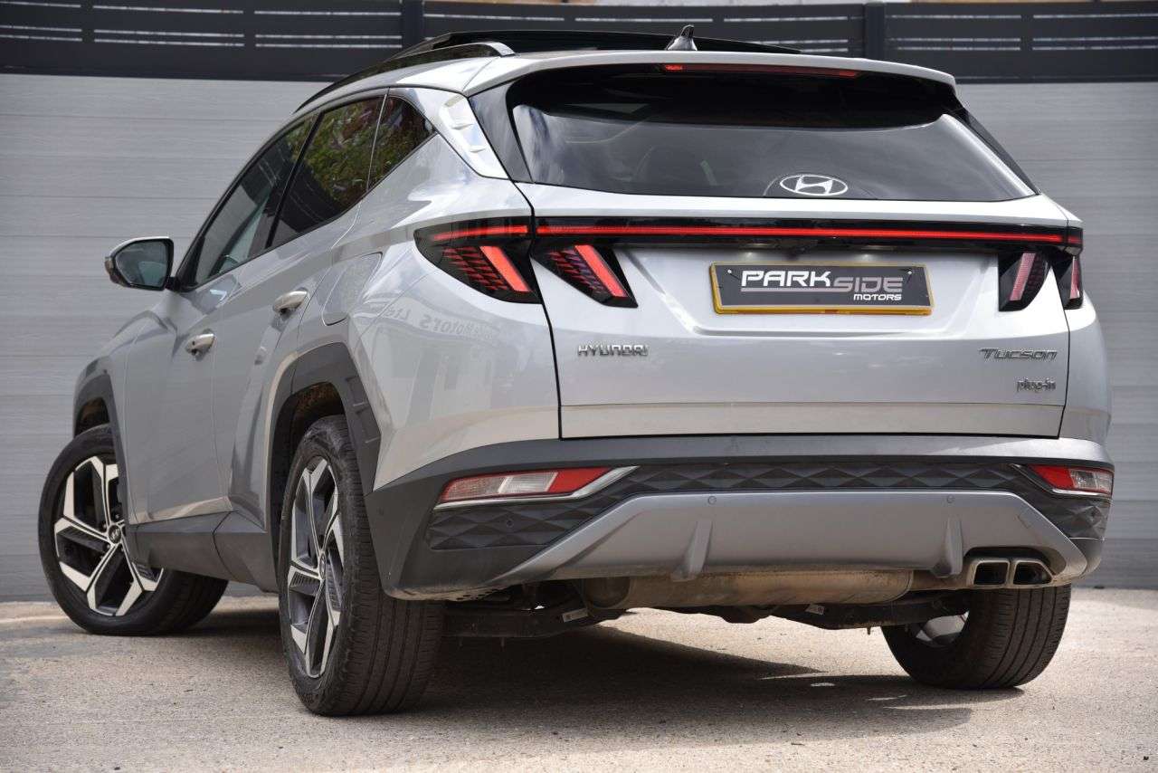 A 2022 HYUNDAI TUCSON 1.6 T-GDi 13.8kWh Ultimate SUV 5dr Petrol Plug-in Hybrid Auto 4WD Euro 6 (s A 2022 HYUNDAI TUCSON 1.6 T-GDi 13.8kWh Ultimate SUV 5dr Petrol Plug-in Hybrid Auto 4WD Euro 6 (s