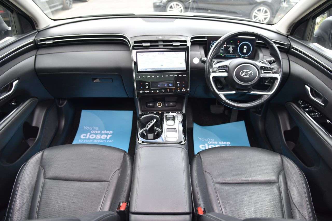 A 2022 HYUNDAI TUCSON 1.6 T-GDi 13.8kWh Ultimate SUV 5dr Petrol Plug-in Hybrid Auto 4WD Euro 6 (s A 2022 HYUNDAI TUCSON 1.6 T-GDi 13.8kWh Ultimate SUV 5dr Petrol Plug-in Hybrid Auto 4WD Euro 6 (s