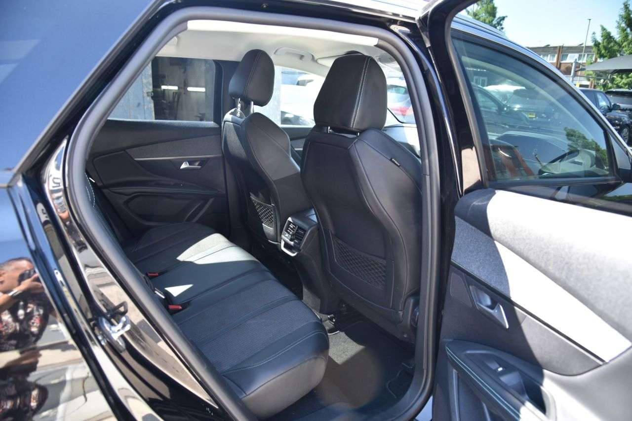 2022 PEUGEOT 3008 2022 PEUGEOT 3008
