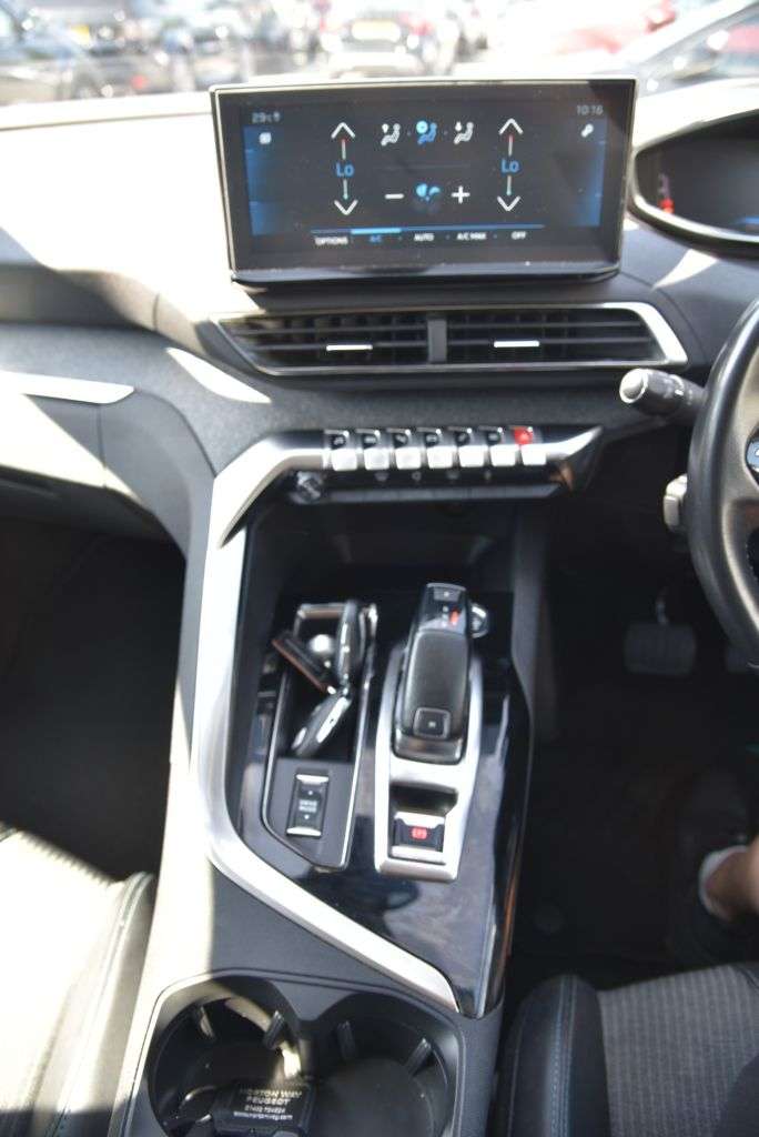 2022 PEUGEOT 3008 2022 PEUGEOT 3008