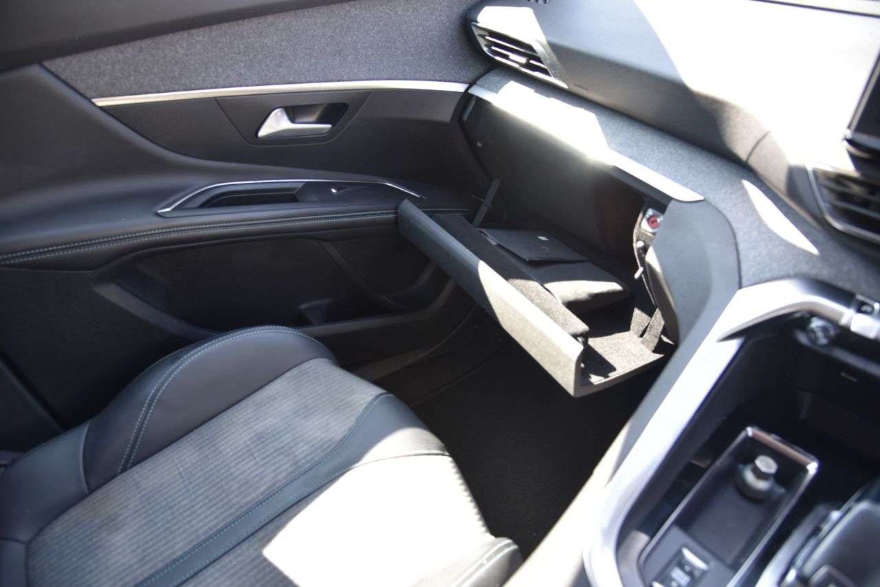 2022 PEUGEOT 3008 2022 PEUGEOT 3008