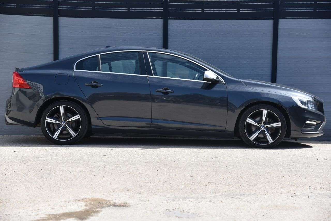 2017 VOLVO S60 2017 VOLVO S60