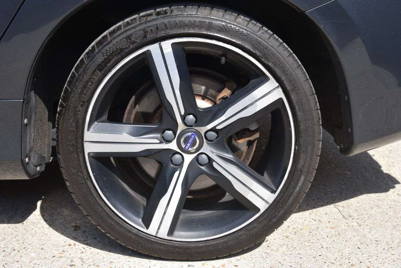 2017 VOLVO S60 2017 VOLVO S60