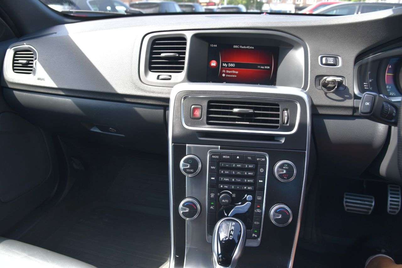 2017 VOLVO S60 2017 VOLVO S60