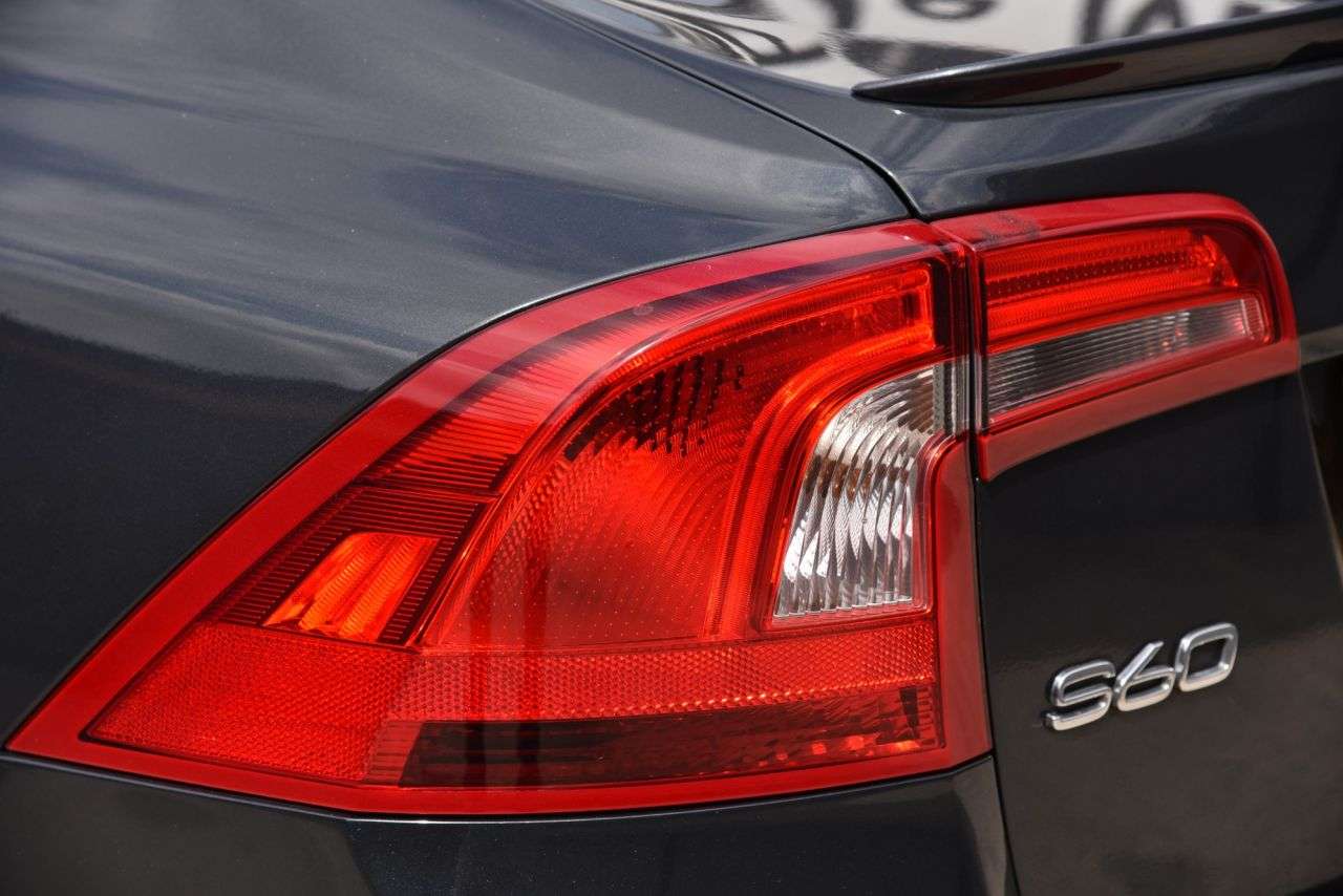2017 VOLVO S60 2017 VOLVO S60