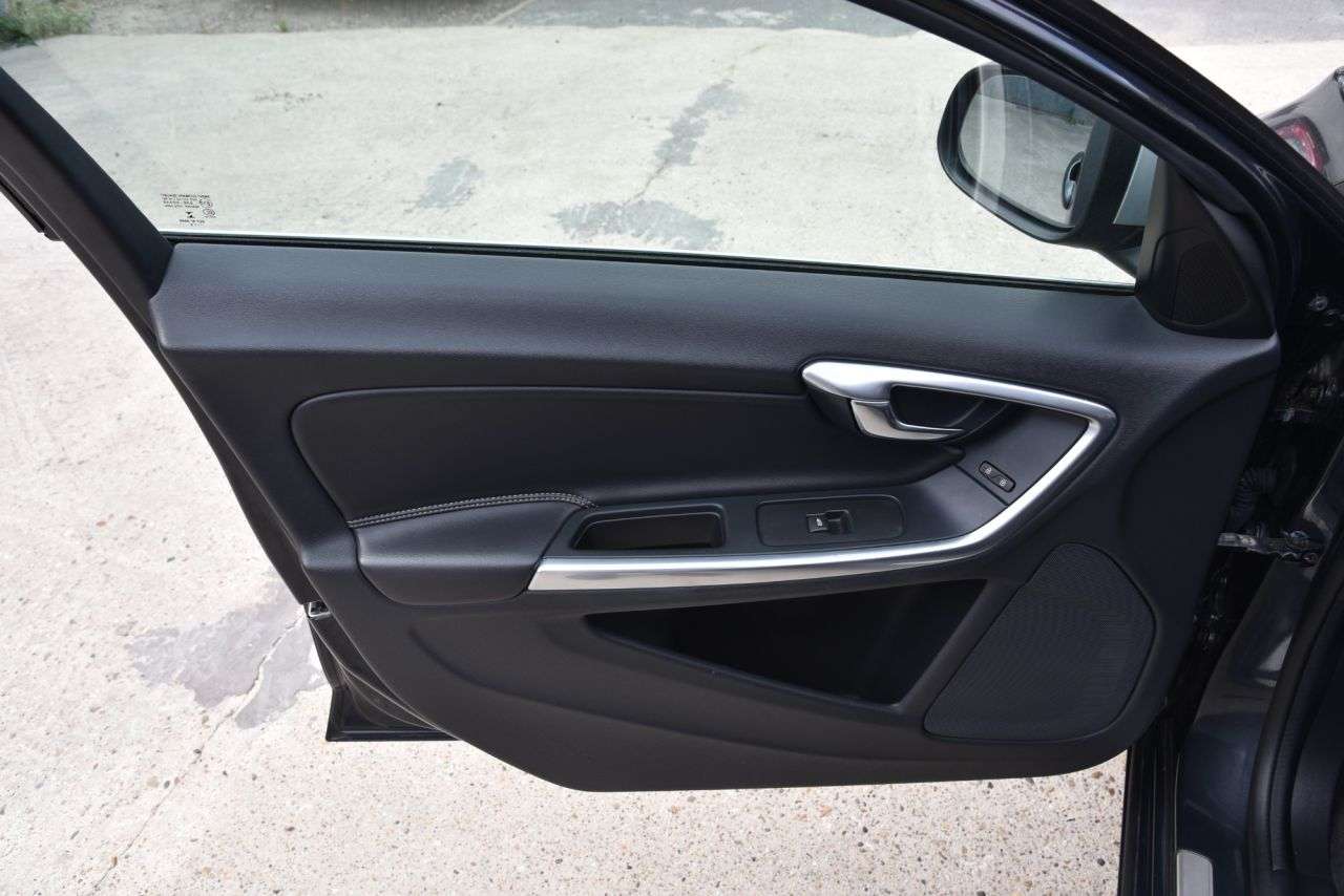 2017 VOLVO S60 2017 VOLVO S60