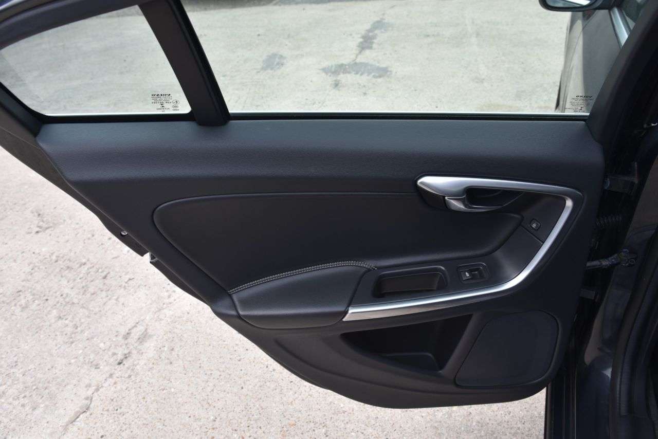 2017 VOLVO S60 2017 VOLVO S60